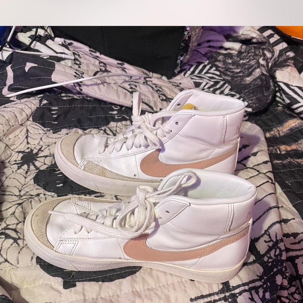Nike Women's White and Light Pink High-Top Sneakers
